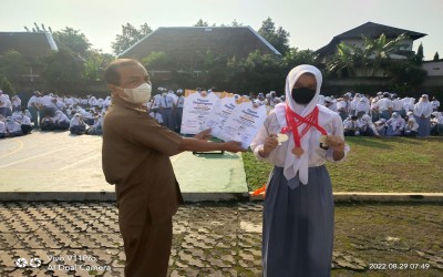 BORONG MEDALI DI KEJUARAAN RENANG BOGOR NGOJAY